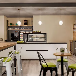 Super 8 By Wyndham Mitte