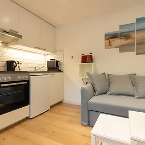 Neue Zentrale Souterrain-wohnung 24h Self Check-in Hamburg