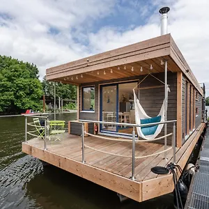 Hausboot Ahoi Hochwertiges Hausboote Mit Grosser Terrasse Und Kamin *