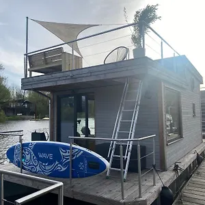 Botel Hausboot Off Im Diamantgraben An Der Elbe
