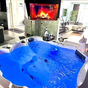 Apartment Whirlpool Studio Vibe