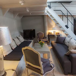 Horus Hausboot Apartment Hamburg