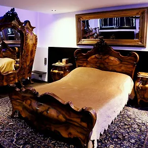 Adams Penthouse Apartment