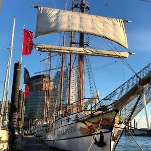 Segelschiff Loth Lorien 3*