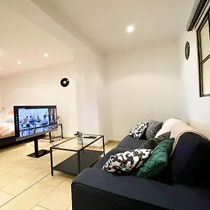 Stilvolle City-flat Mit Privater Sauna Und Netflix