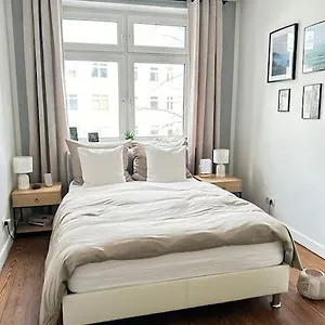 Apartment Lovely With Balcony,