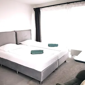 Hh 01 By Rockchair - Superhost Status - Modernes Mit Sonnigem Balkon & Premium Boxspringbetten In Winterhude - Geheimtipp