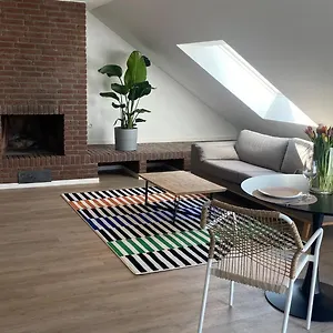 Apartment 2-zimmer-wohnung In Am Flughafen *