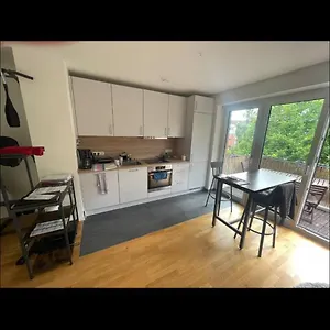 Modernes Neubauapartment Mit Balkon In Ruhiger Lage Nahe Dem Flughafen Apartment Hamburg