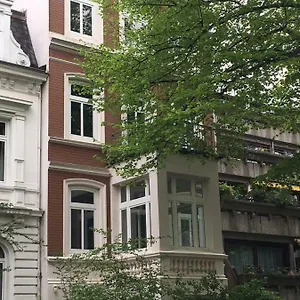 Homestay Jugendstilwohnung In The Heart Of