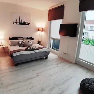 Zimmer Mit Balkon, Hamburg City Проживание в семье