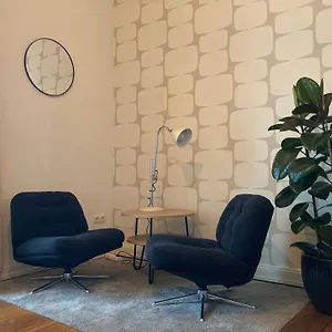 Zentrales Mit Eigenem Balkon *